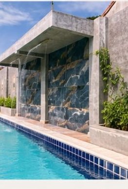 Cascata decorativa da piscina